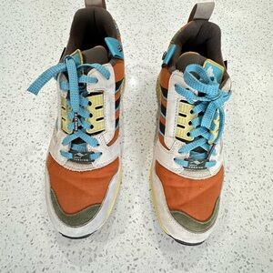 Adidas shoe, multicolor, comfortable, used-like new